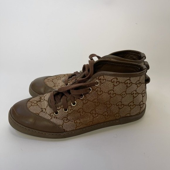 Authentic Vintage Gucci Shoes - Picture 2 of 8